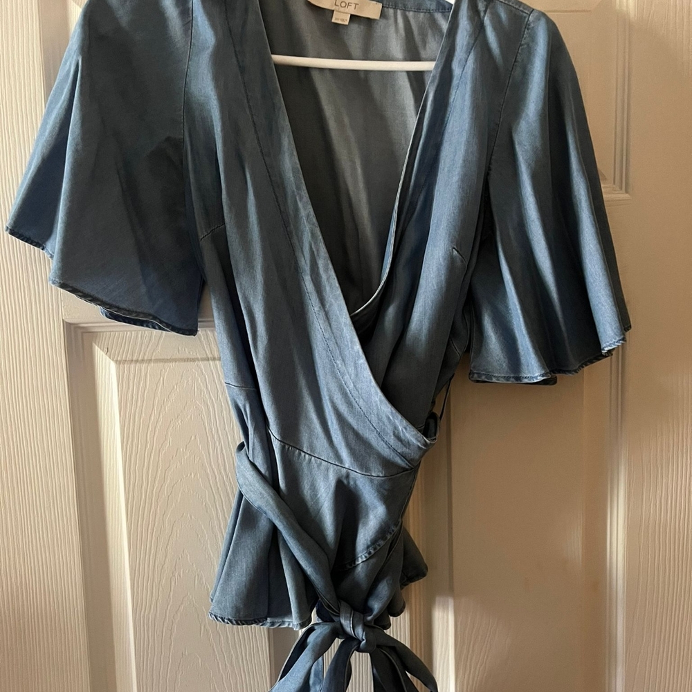 Wrap around  Loft brand top